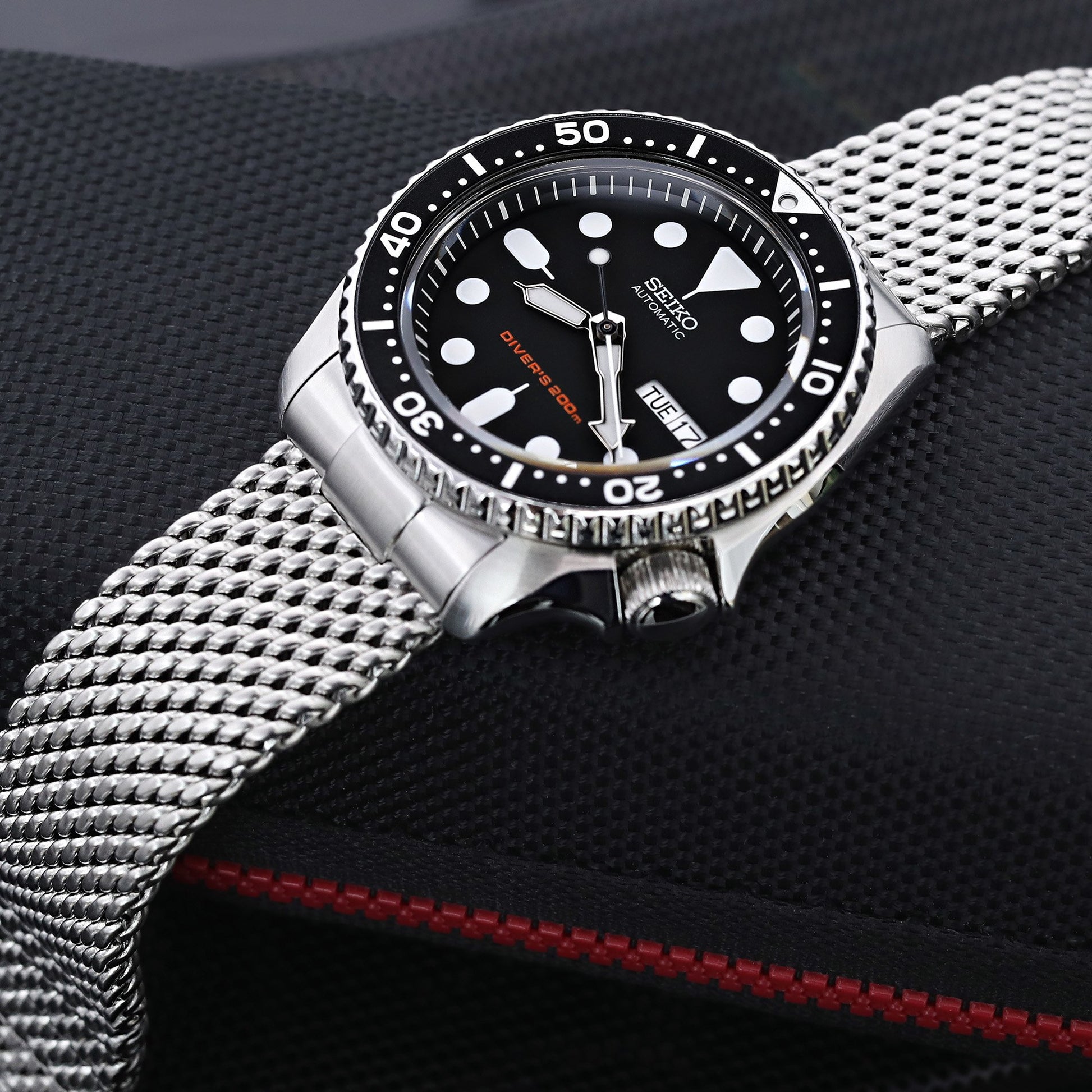 Seiko SKX007 Diver's 200m Automatic Watch 